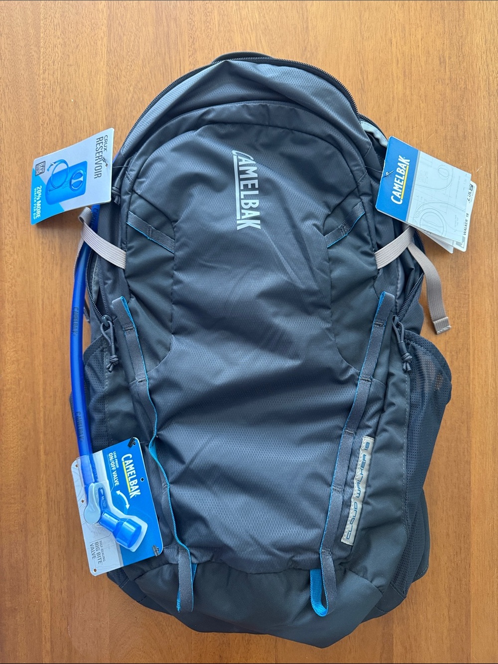 NWT CamelBak Cloud Walker 18 Hydration Backpack
